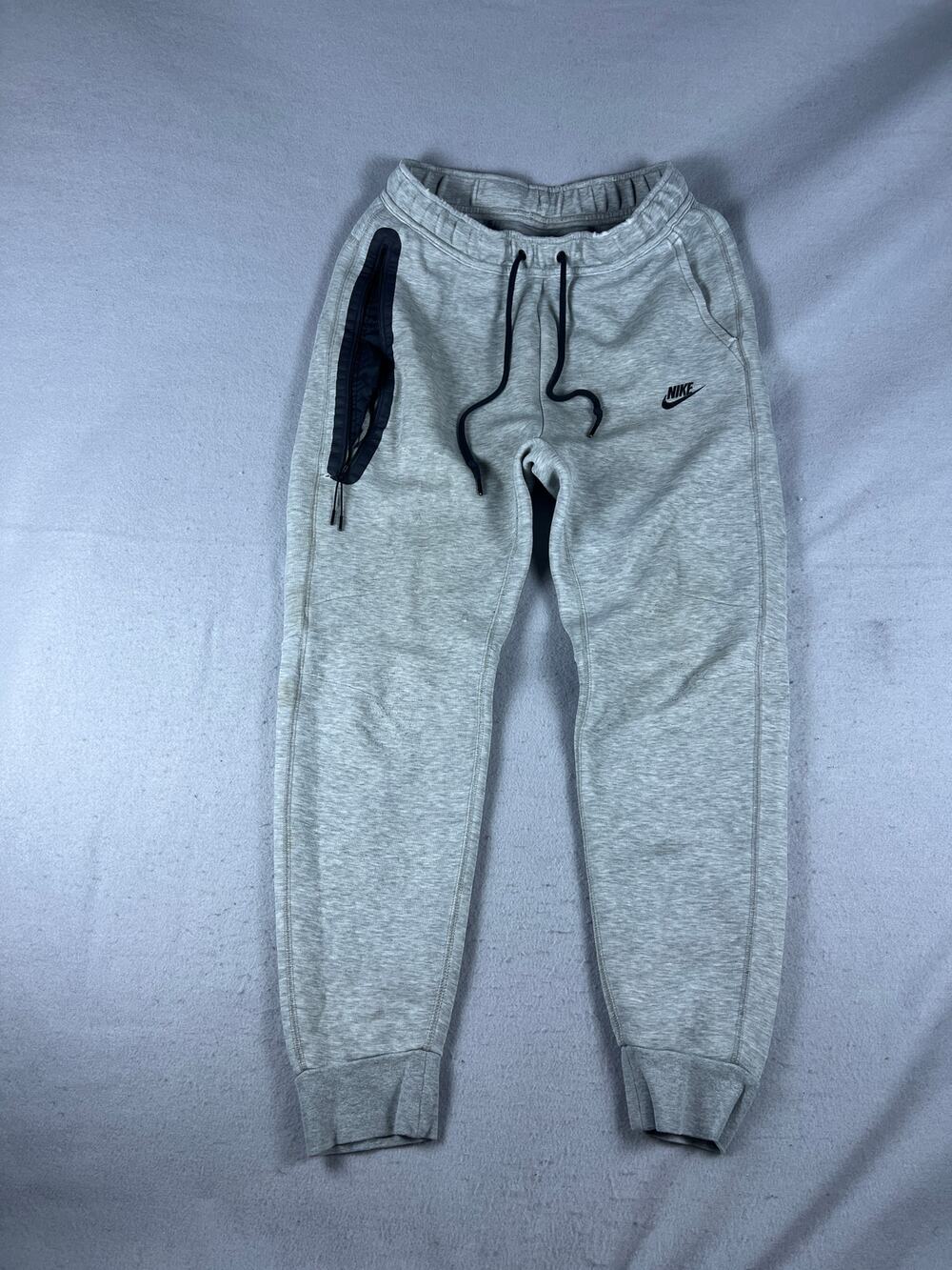 Nike Tech Fleece Sweatpants Mens M Gray Tapered Fit Athletic Sport Jogger Pants